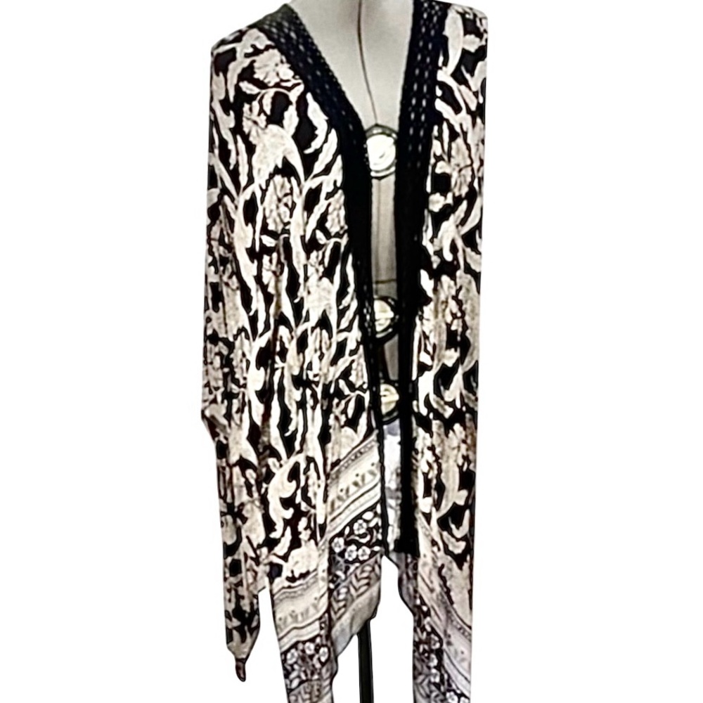 New! Black and White Floral Kimono Cardigan